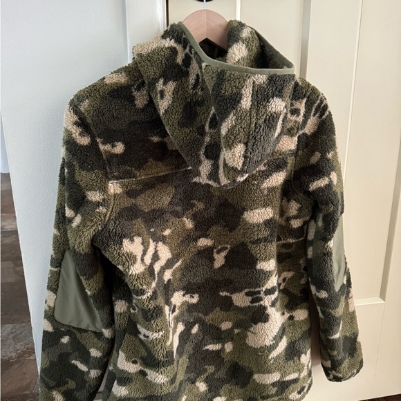 The North Face Camo Sherpa Fleece - Picture 2 of 3